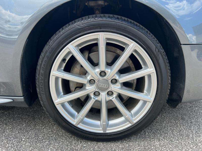 Audi A4 2.0T Sedan quattro Tiptronic 2015