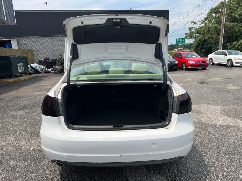Volkswagen Passat 2.0L TDI SEL Premium 2013