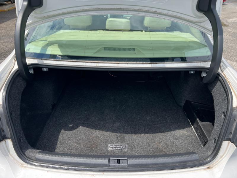 Volkswagen Passat 2.0L TDI SEL Premium 2013