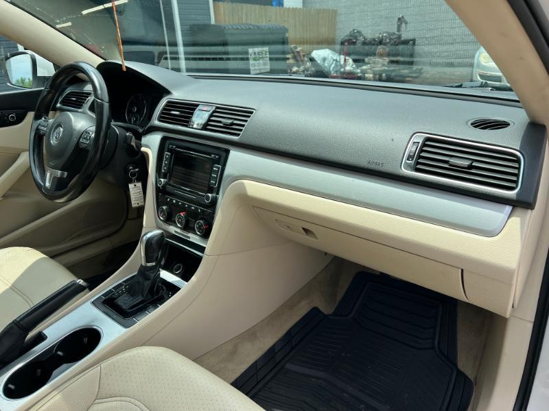 Volkswagen Passat 2.0L TDI SEL Premium 2013
