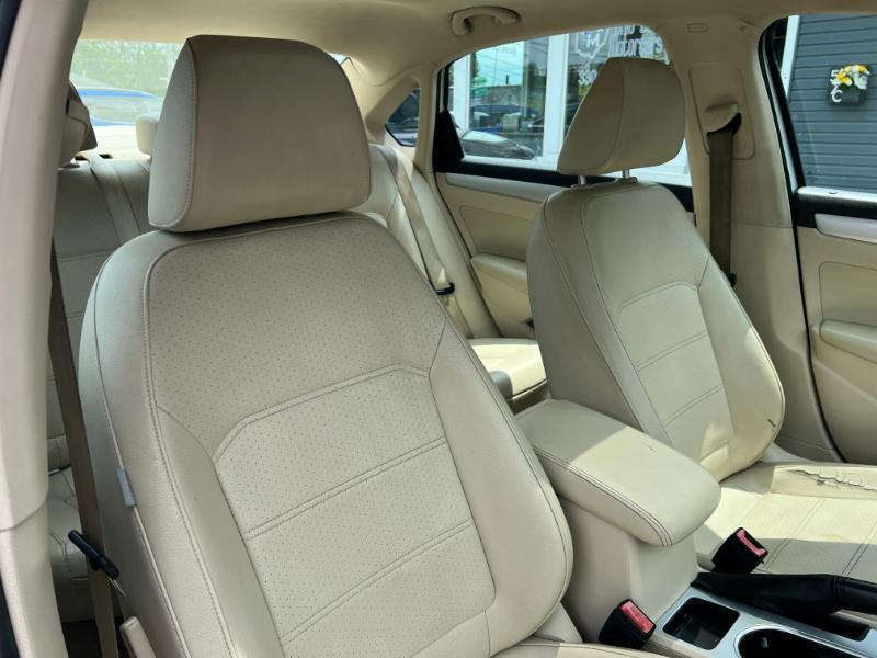 Volkswagen Passat 2.0L TDI SEL Premium 2013