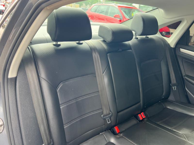 Volkswagen Passat SE 2021