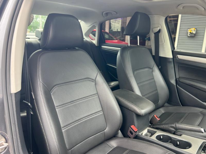 Volkswagen Passat SE 2021
