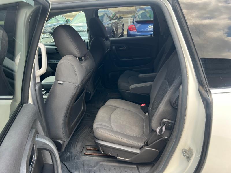 Chevrolet Traverse LT AWD 2011