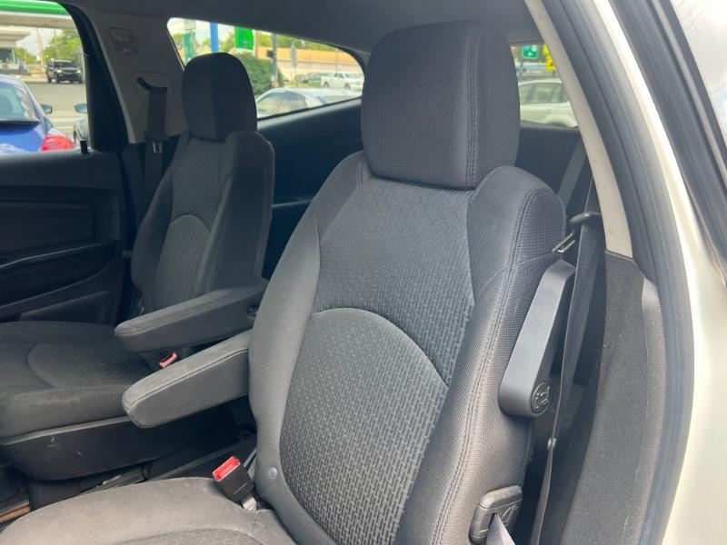 Chevrolet Traverse LT AWD 2011