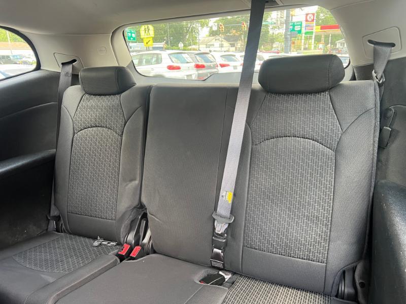 Chevrolet Traverse LT AWD 2011