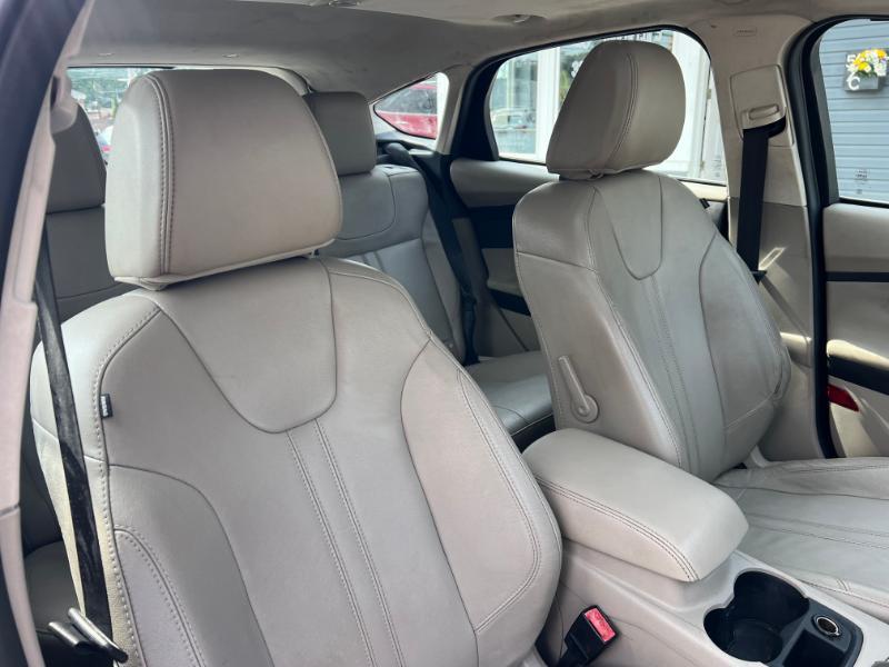 Ford Focus SEL 2012