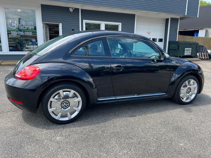 Volkswagen Beetle  2013