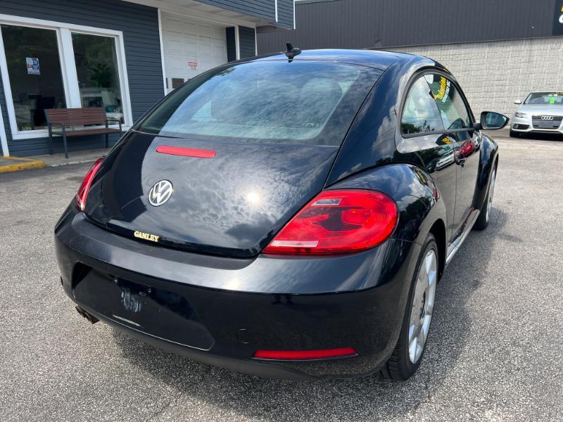Volkswagen Beetle  2013