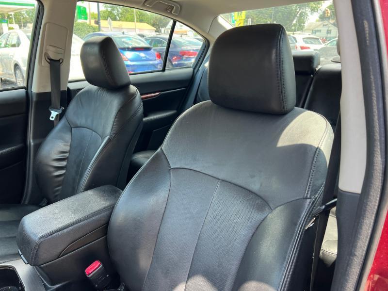 Subaru Legacy 2.5i Limited 2012