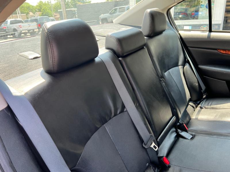 Subaru Legacy 2.5i Limited 2012