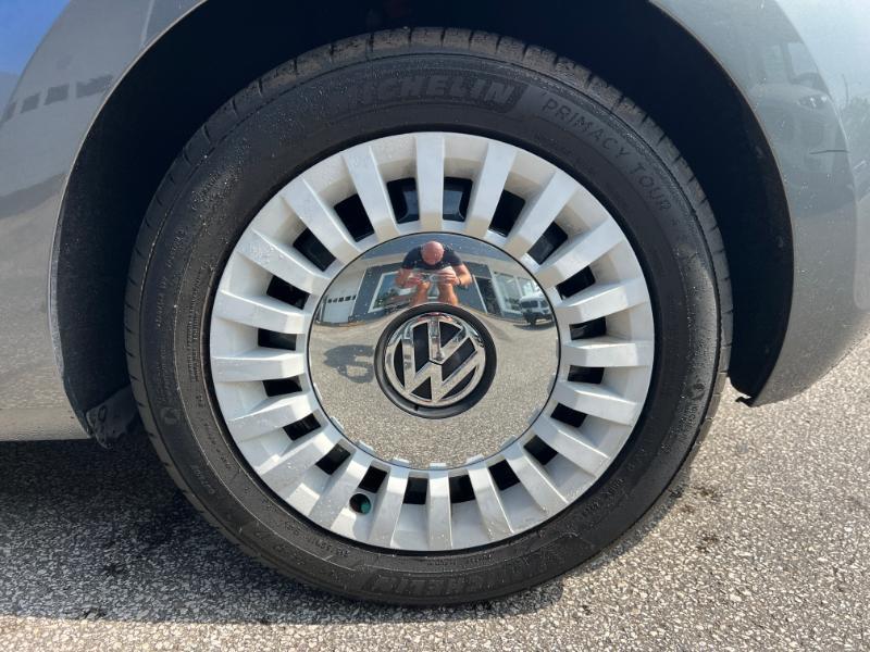 Volkswagen Beetle 2.5L Convertible 2014
