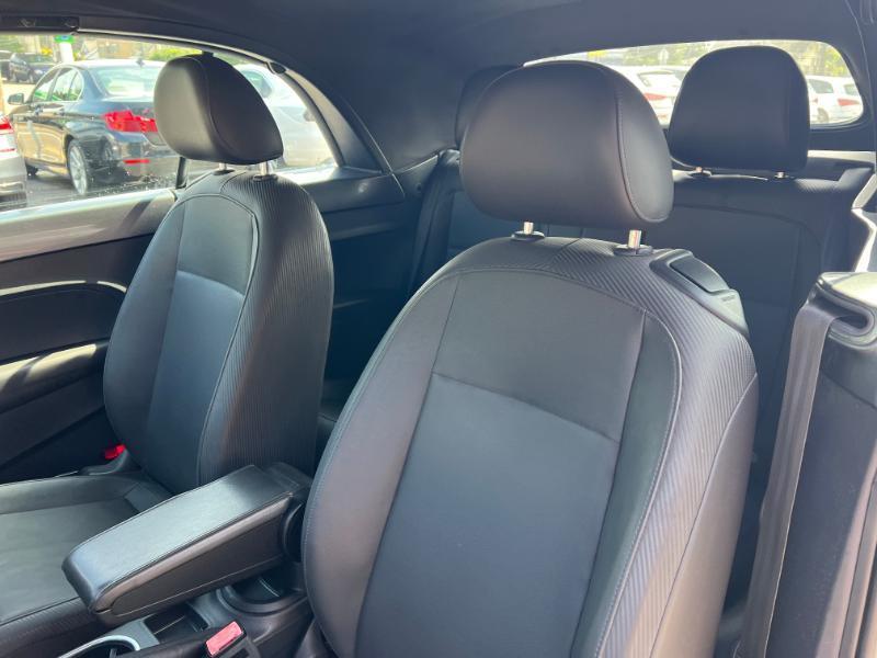 Volkswagen Beetle 2.5L Convertible 2014