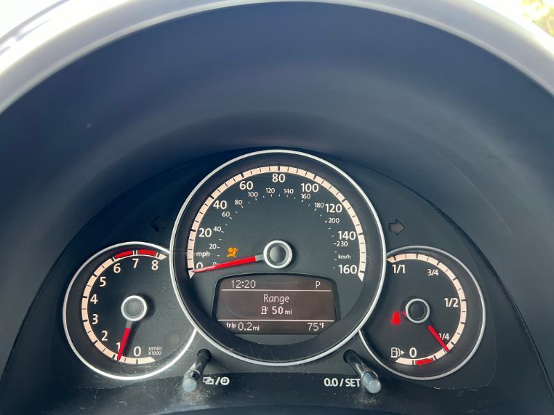 Volkswagen Beetle 2.5L Convertible 2014