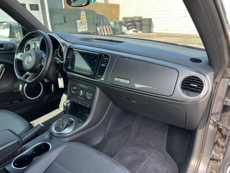 Volkswagen Beetle 2.5L Convertible 2014