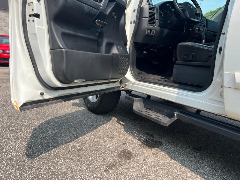 Nissan Titan PRO-4X Crew Cab 4WD SWB 2010