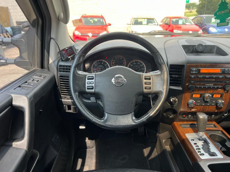 Nissan Titan PRO-4X Crew Cab 4WD SWB 2010
