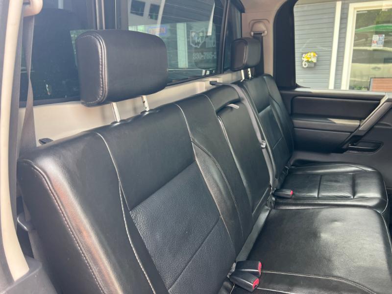 Nissan Titan PRO-4X Crew Cab 4WD SWB 2010