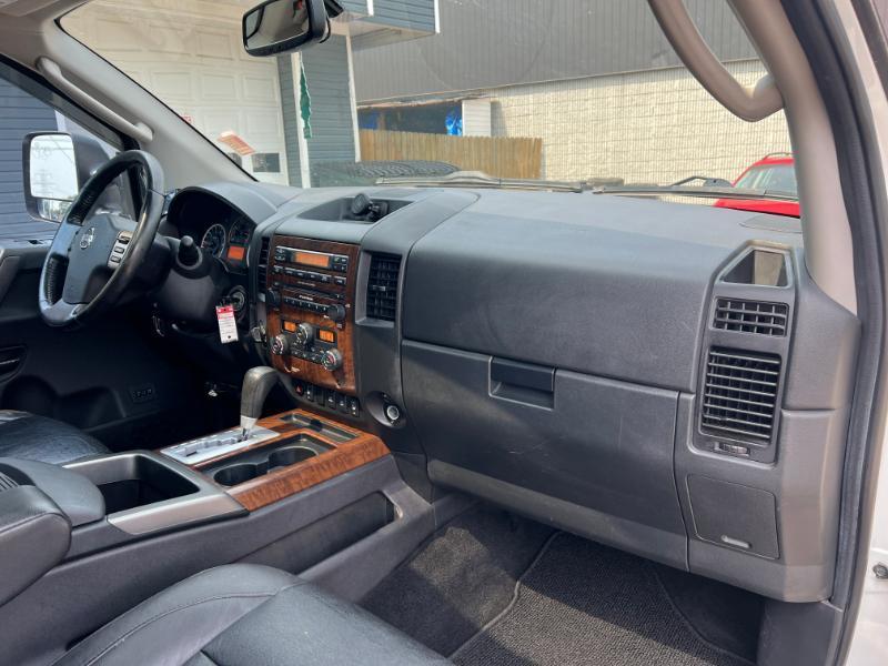 Nissan Titan PRO-4X Crew Cab 4WD SWB 2010