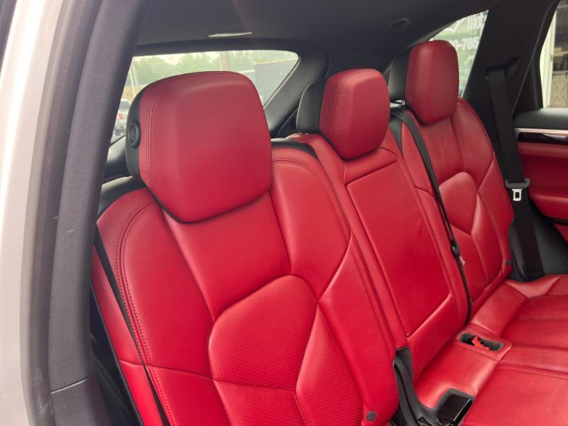 Porsche Cayenne Base 2018