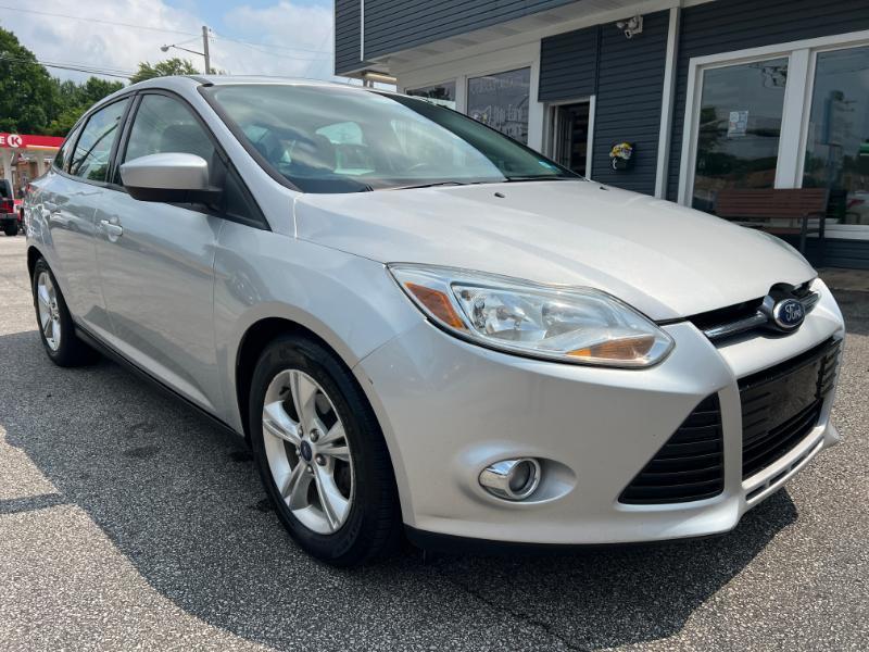 Ford Focus SE Sedan 2012