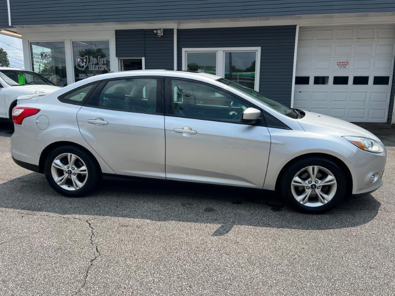Ford Focus SE Sedan 2012
