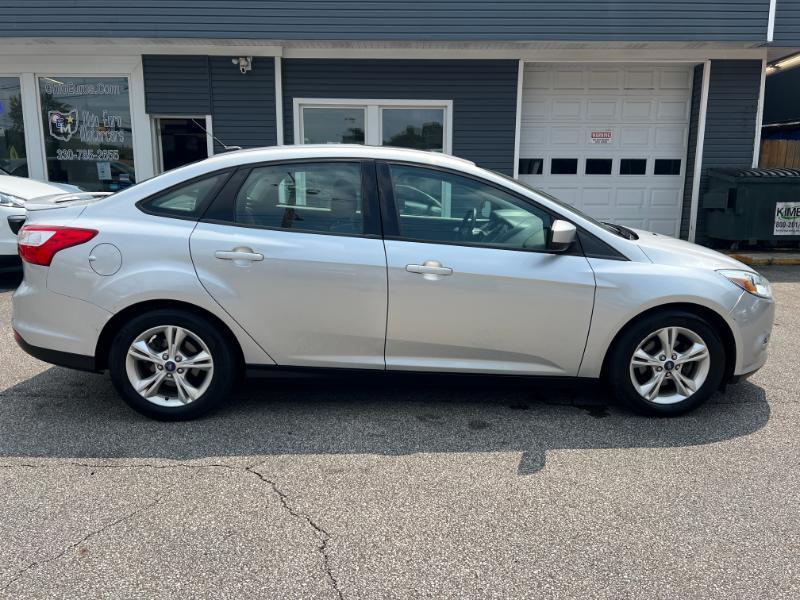 Ford Focus SE Sedan 2012