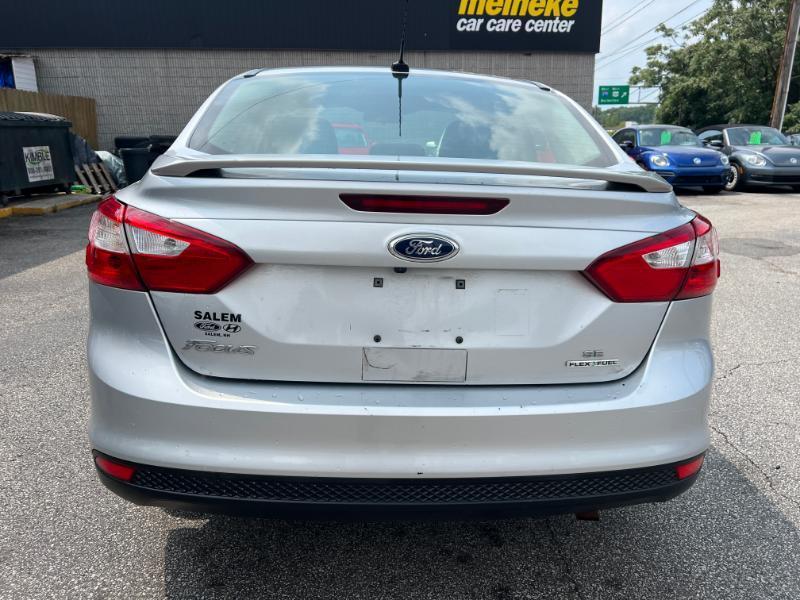 Ford Focus SE Sedan 2012