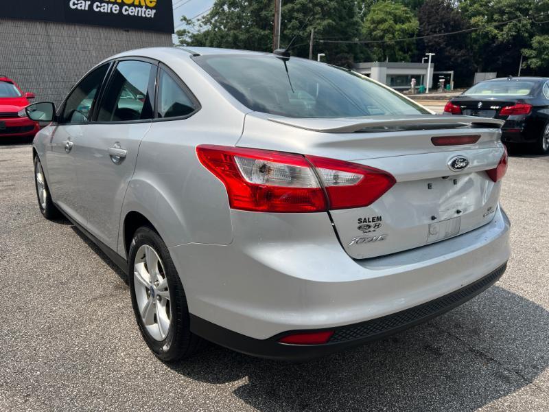Ford Focus SE Sedan 2012