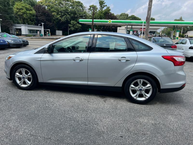 Ford Focus SE Sedan 2012