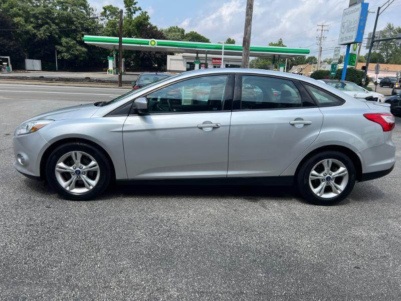 Ford Focus SE Sedan 2012
