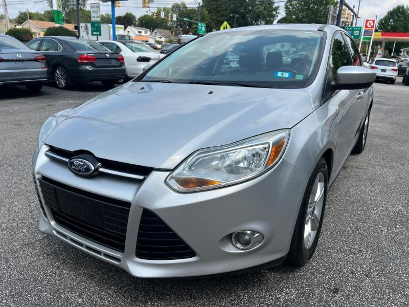 Ford Focus SE Sedan 2012