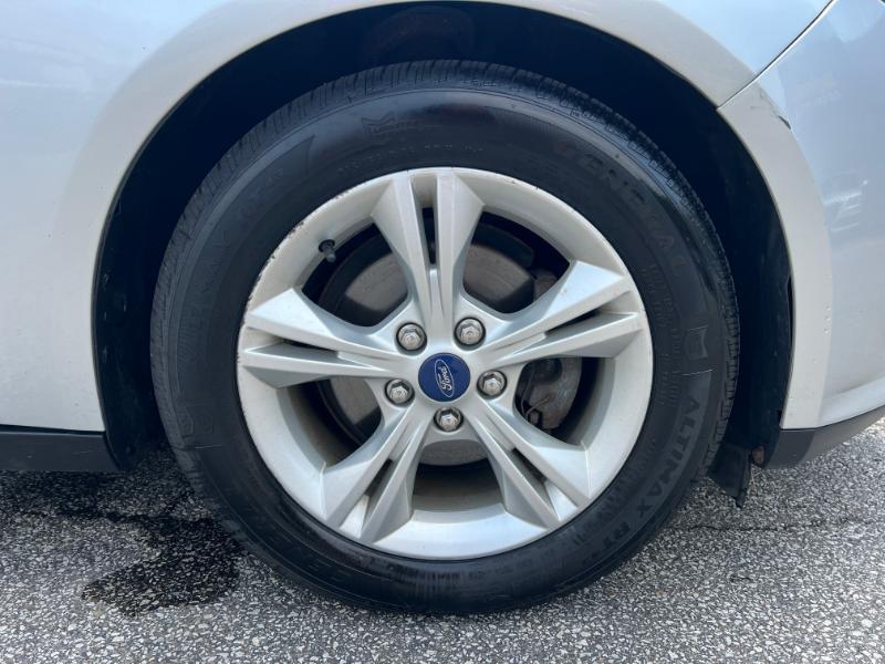 Ford Focus SE Sedan 2012