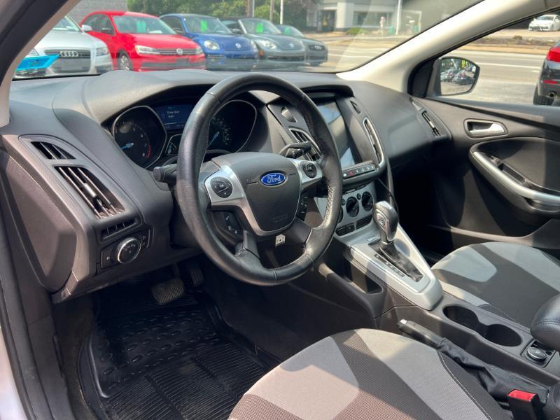 Ford Focus SE Sedan 2012