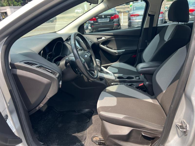 Ford Focus SE Sedan 2012