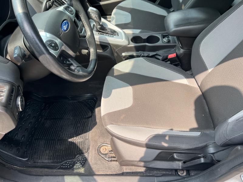 Ford Focus SE Sedan 2012