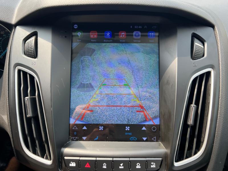Ford Focus SE Sedan 2012