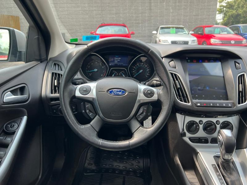 Ford Focus SE Sedan 2012