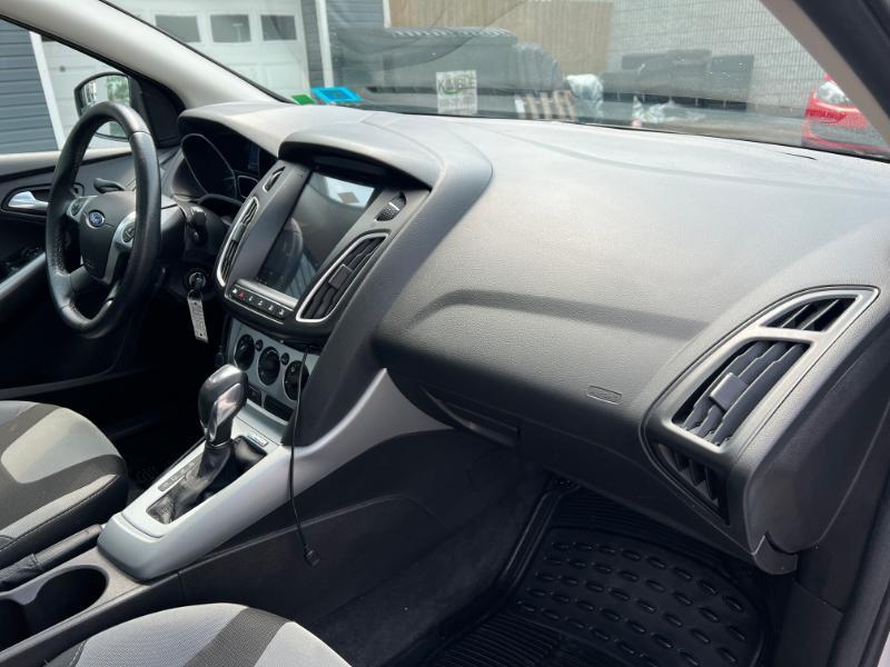 Ford Focus SE Sedan 2012