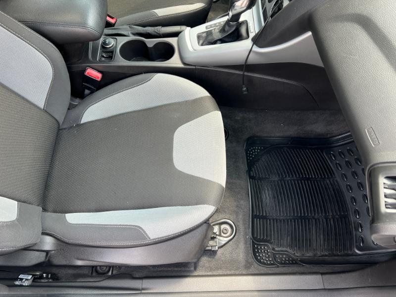 Ford Focus SE Sedan 2012