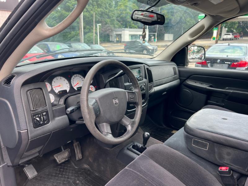 Dodge Ram 1500 ST Quad Cab Short Bed 4WD 2005