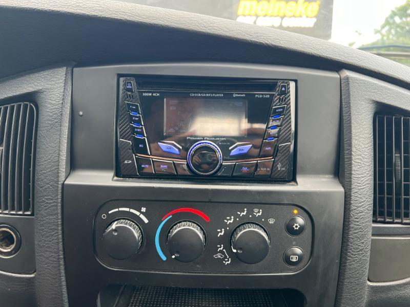 Dodge Ram 1500 ST Quad Cab Short Bed 4WD 2005