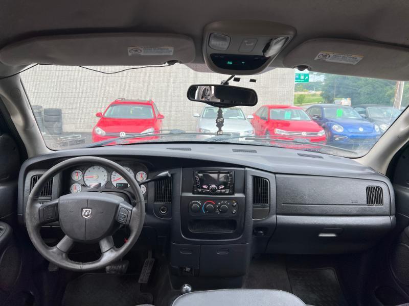 Dodge Ram 1500 ST Quad Cab Short Bed 4WD 2005