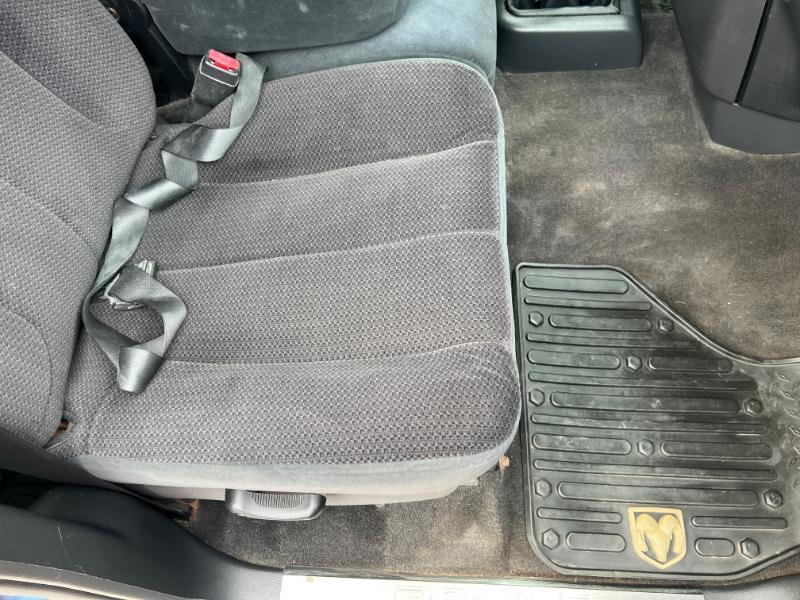 Dodge Ram 1500 ST Quad Cab Short Bed 4WD 2005
