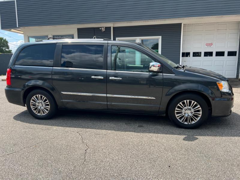 Chrysler Town & Country Limited 2011