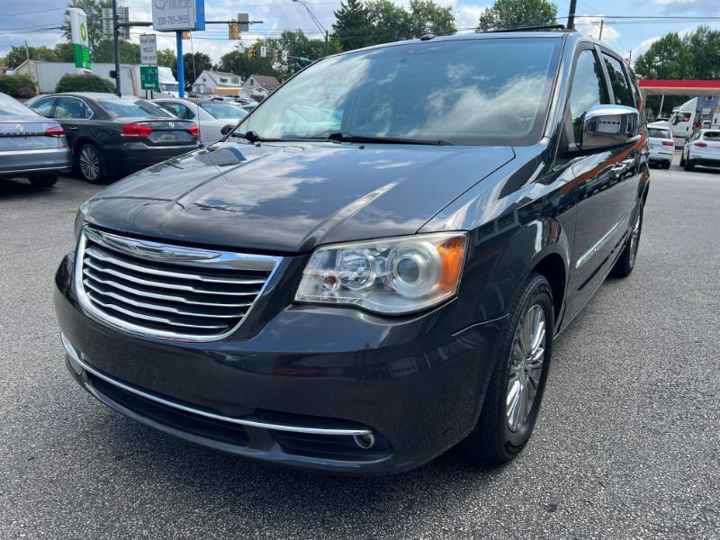 Chrysler Town & Country Limited 2011