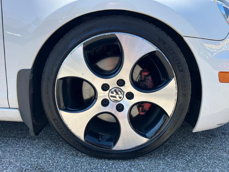 Volkswagen GTI 2.0T Coupe 2011