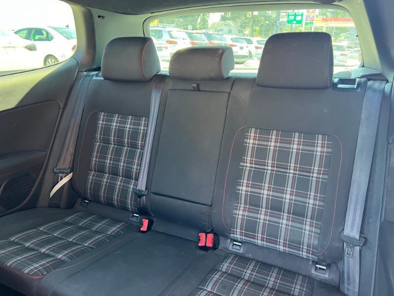 Volkswagen GTI 2.0T Coupe 2011
