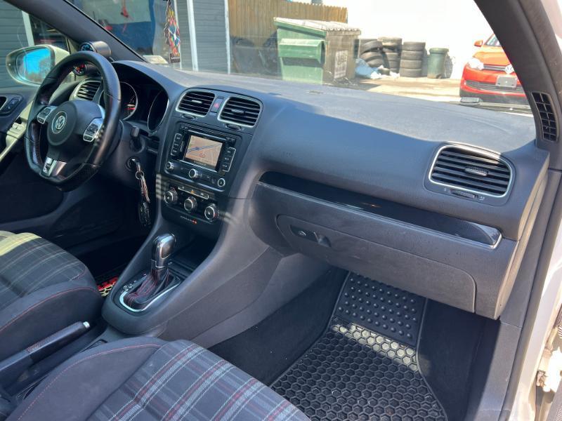 Volkswagen GTI 2.0T Coupe 2011