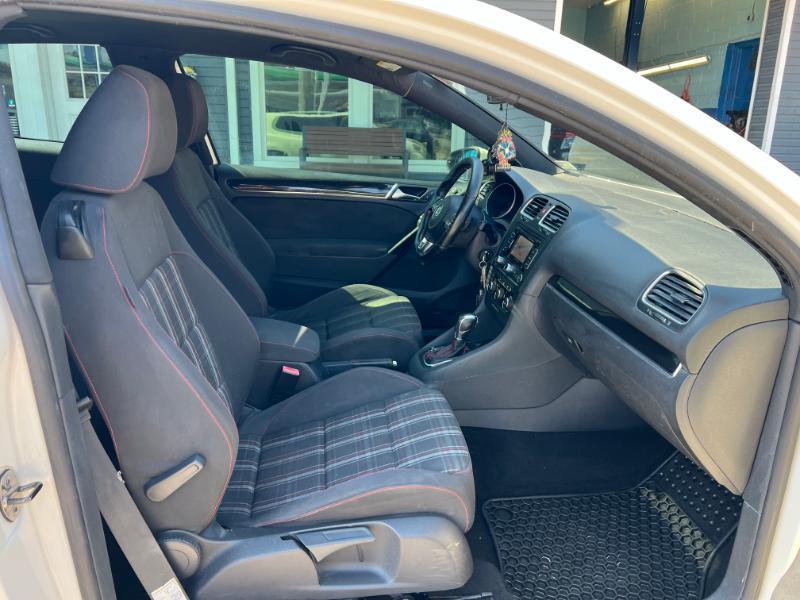 Volkswagen GTI 2.0T Coupe 2011